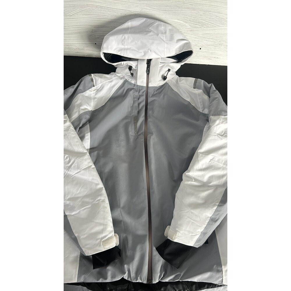 Women's Coat Elevate Size M/M  Zip out liner and Hood Sports